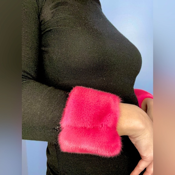 Blood & Honey turtleneck top - Picture 2 of 5